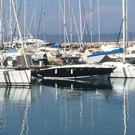 Boat Botel *