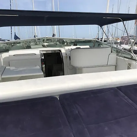 Boat Botel *